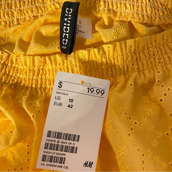 H&M puff sleeve top - Picture 3 of 3